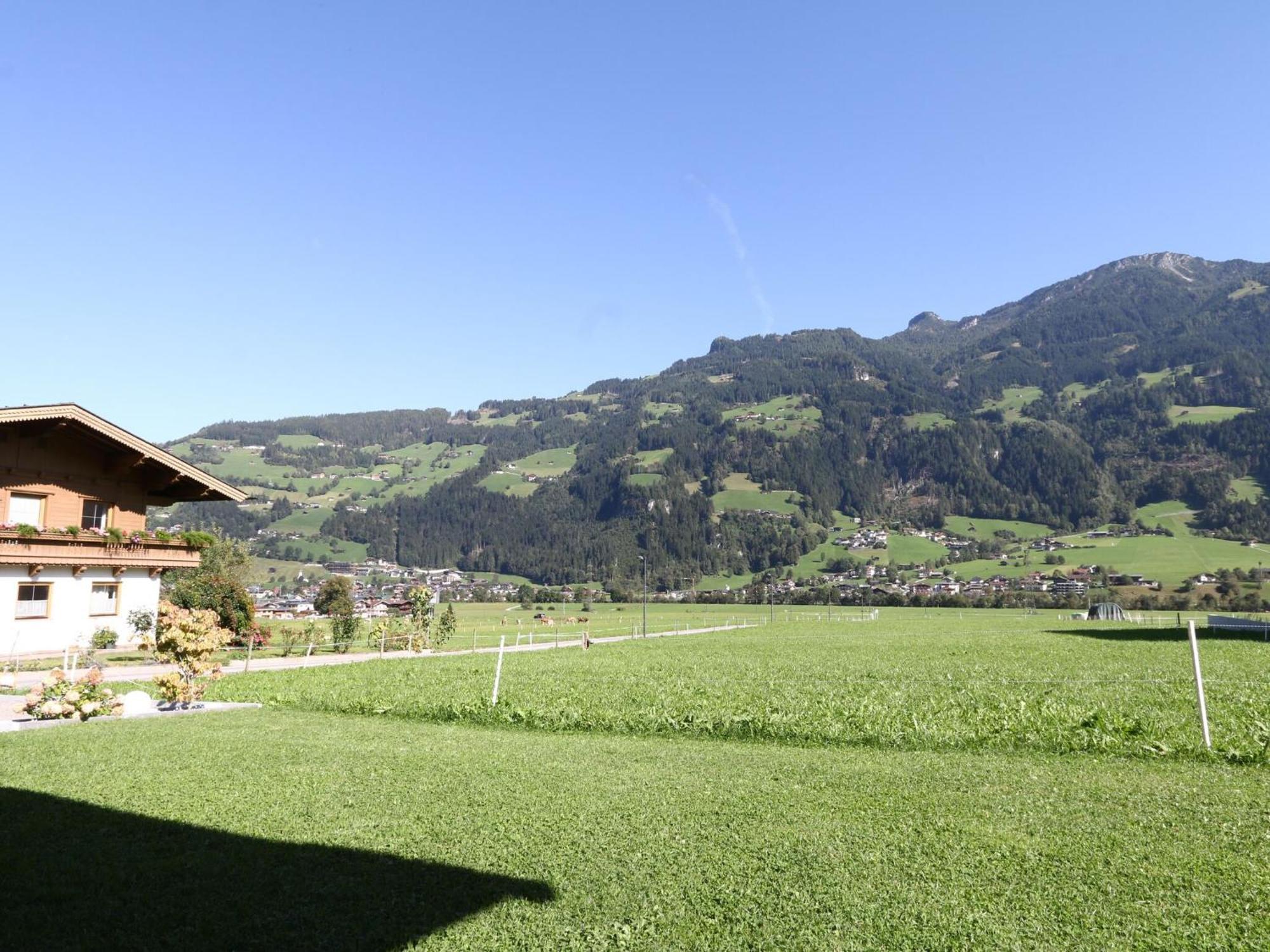 Quiet Holiday Flat Near The Mayrhofen Ski Area Schwendau Luaran gambar
